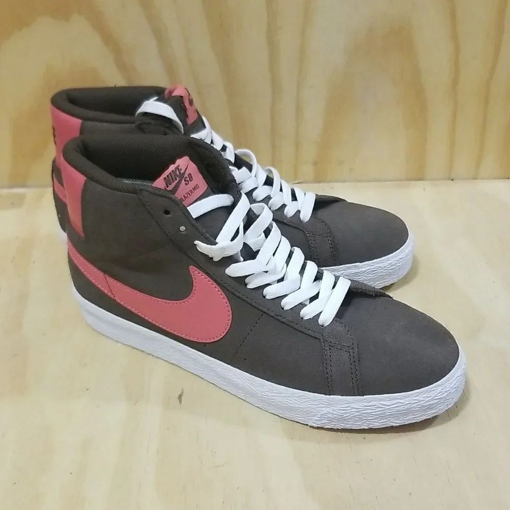 Nike SB Blazer Mid Skateboarding Brown Adobe White Mens 8 1/2, Wmn's 10 1/2